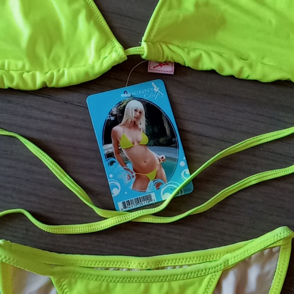 Neon Bikini - Picture 7 of 8